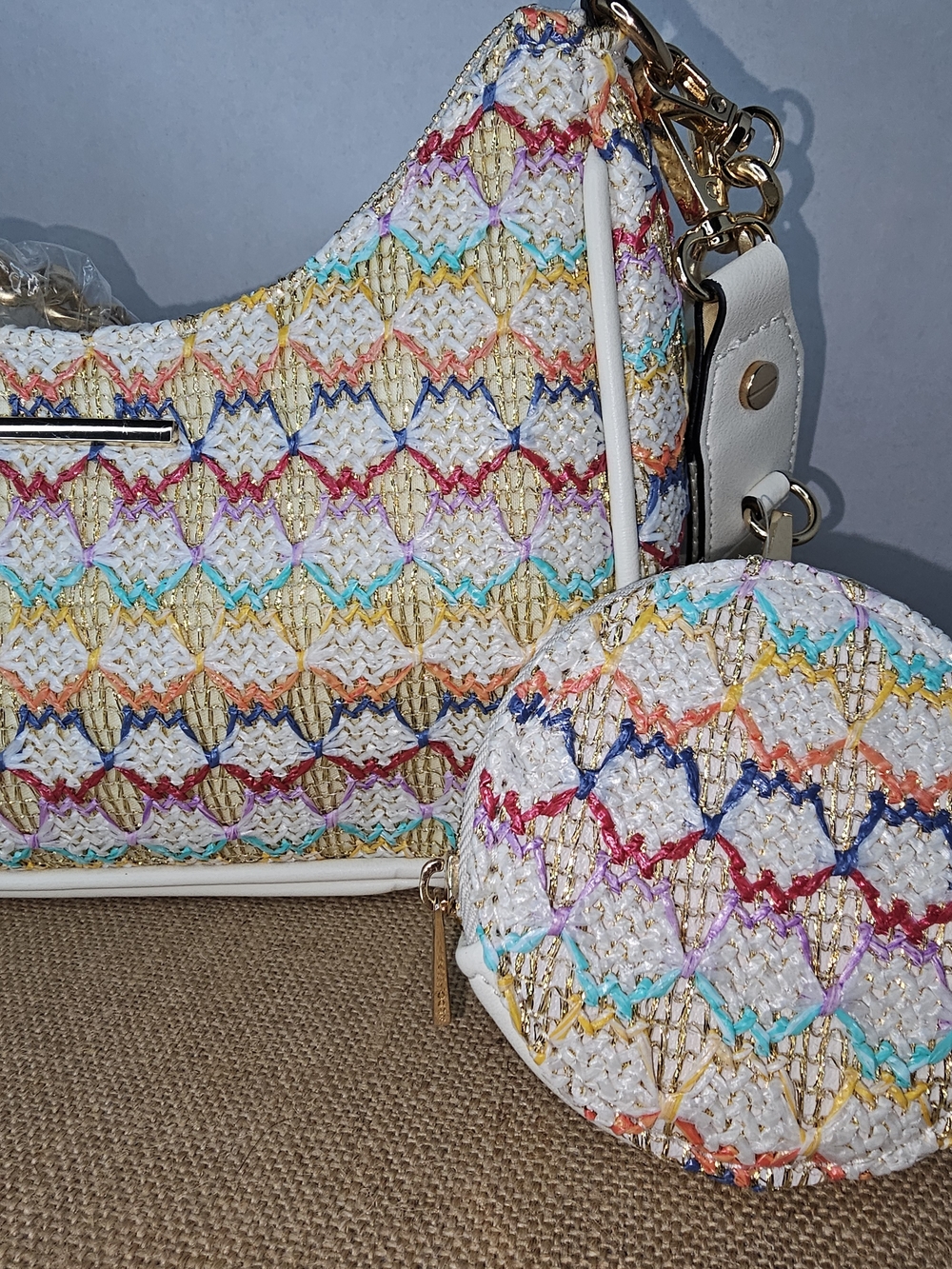 Women’s Multicolor Woven Shoulder Bag with Coin Pouch - Picture 3 of 6